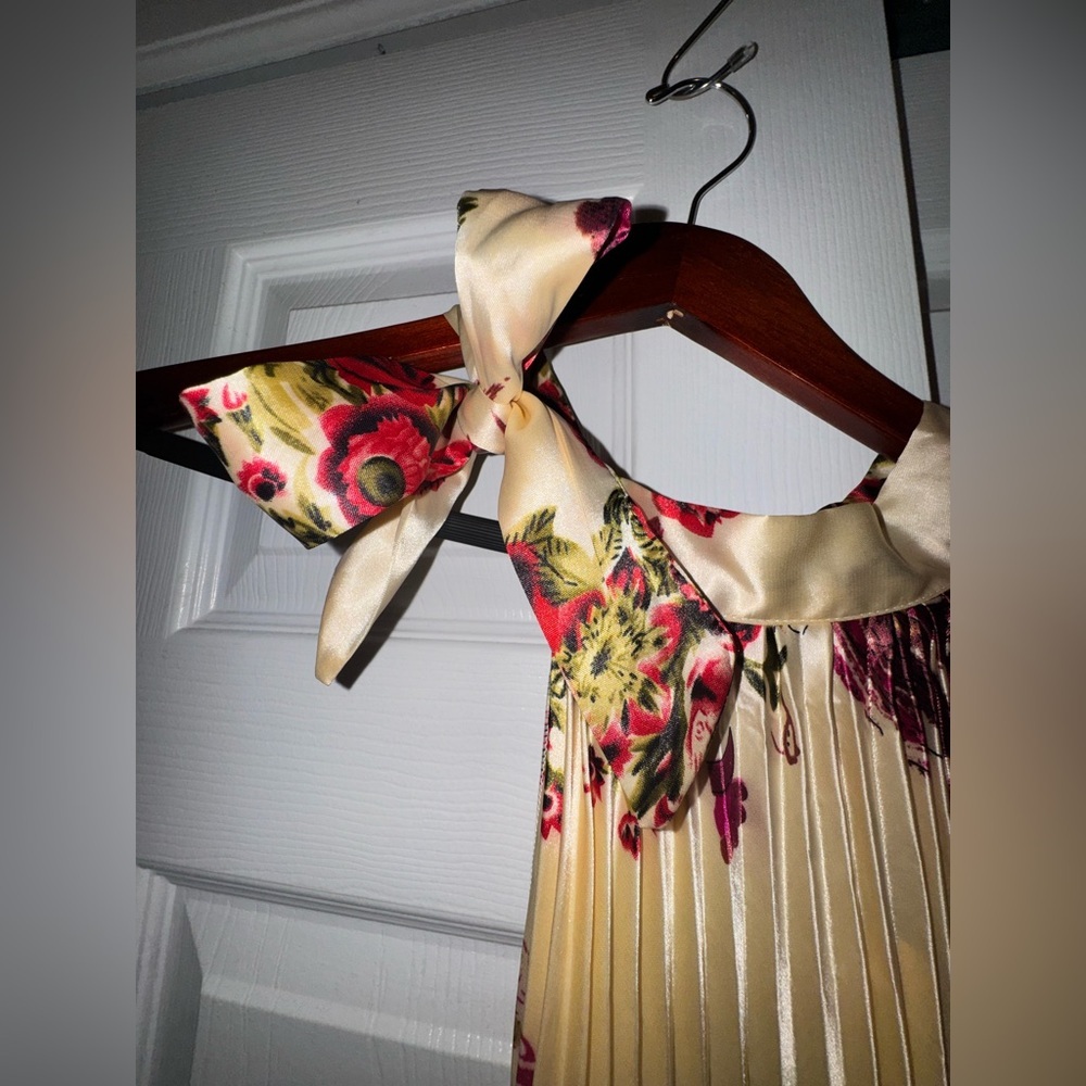 100% Silk NWT Vintage Floral Dress - Cream and Purple - Picture 3 of 10